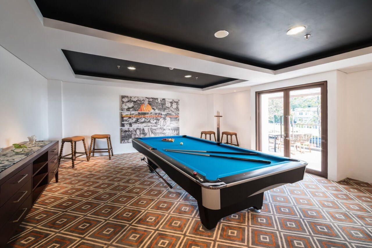 Отель The Botanica Sanctuary Пунчак Экстерьер фото A pool table