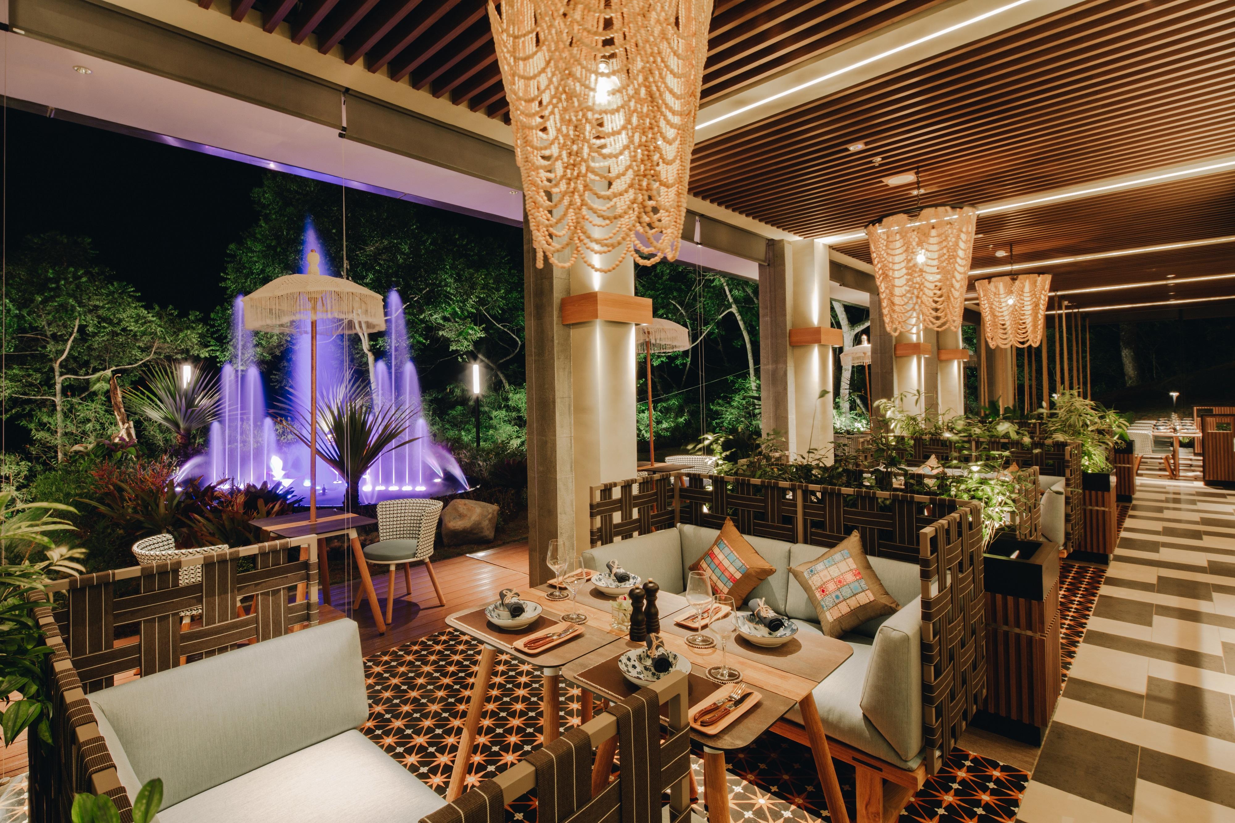 Отель The Botanica Sanctuary Пунчак Экстерьер фото The restaurant at the hotel