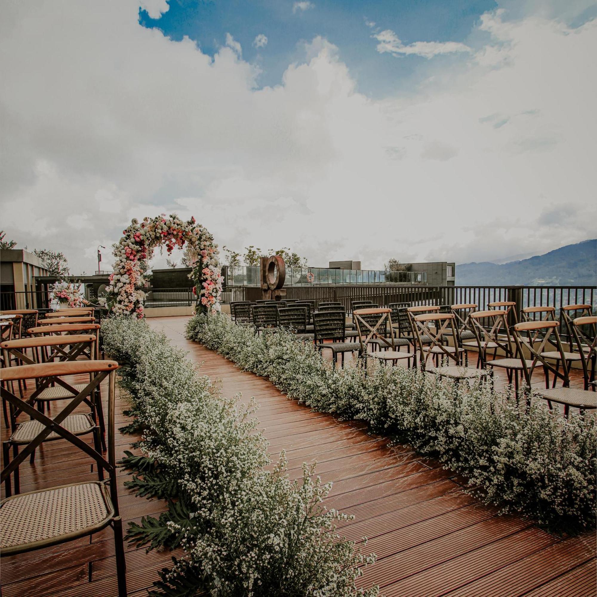 Отель The Botanica Sanctuary Пунчак Экстерьер фото The venue of the wedding